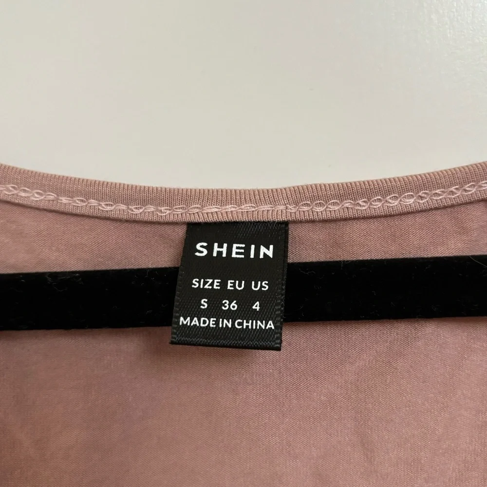 Shein Mesh sleeve crop top - Picture 5 of 6